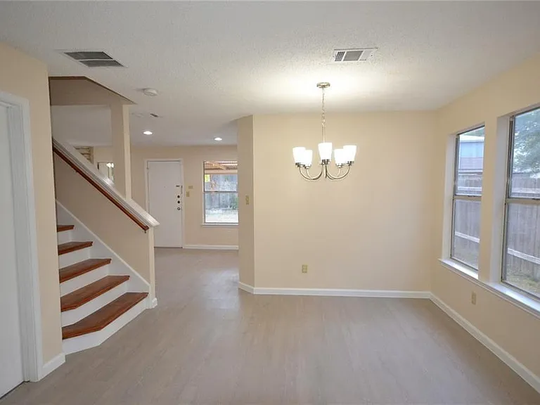 13903 Lothian Dr — Photo 10