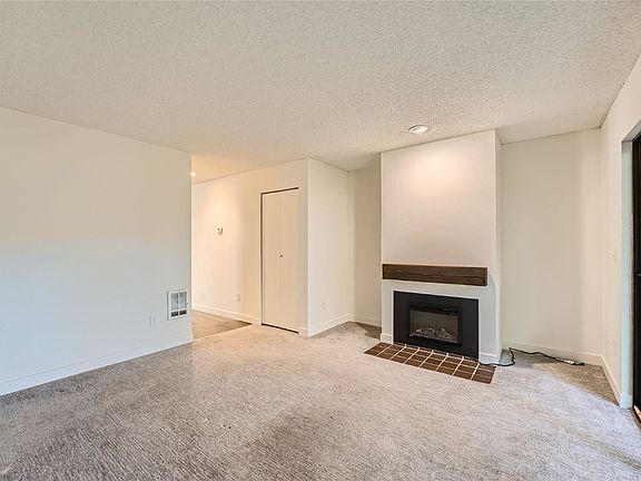 5th image of 22717 Lakeview Dr APT A2