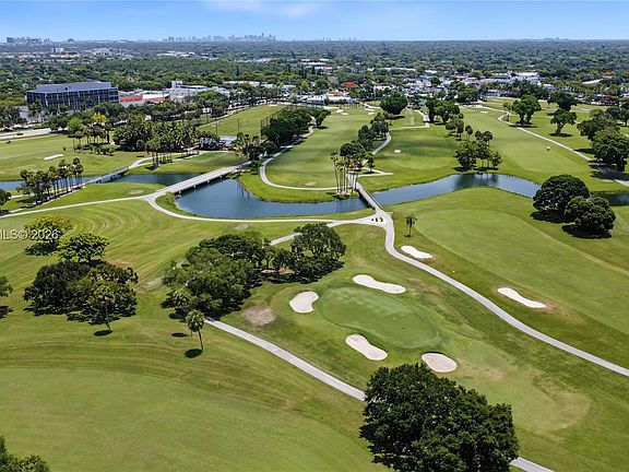 4th image of 9720 Palmetto Club Ln W