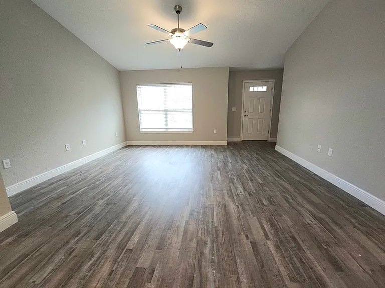 312 Locust Pass — Photo 3