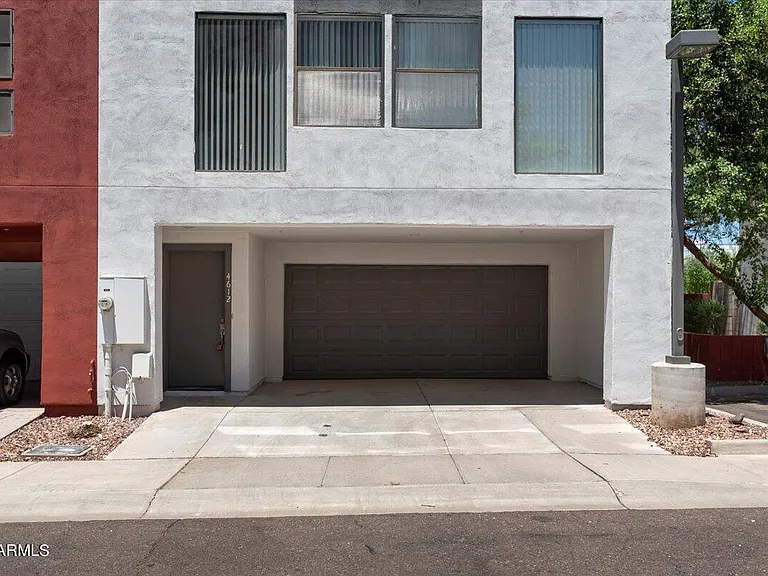 4612 E Culver St — Photo 2