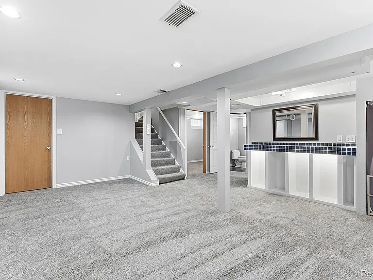 23080 Audette St — Photo 10