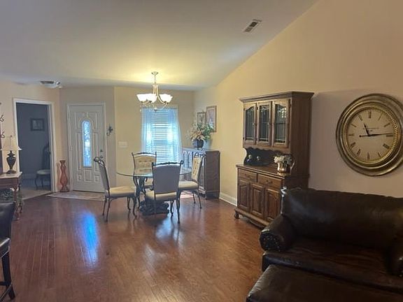 4th image of 395 Devon Chase Hl Unit 2302