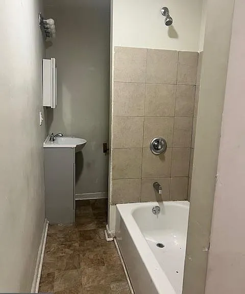 149 E Franklin St — Photo 6