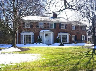 21060 Claythorne Rd, Shaker Heights, OH 44122