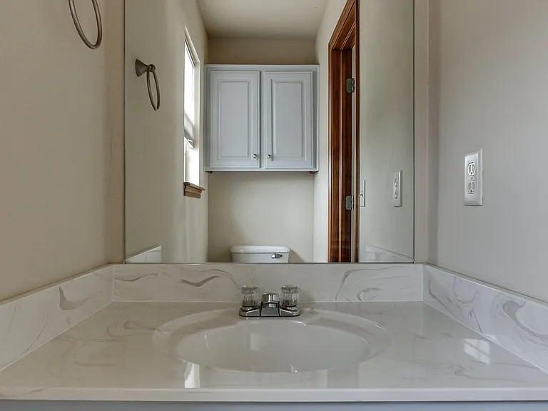 2508 Tyler Ln — Photo 4