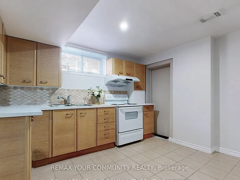 41 Shropshire Dr #BASEMENT — Photo 10
