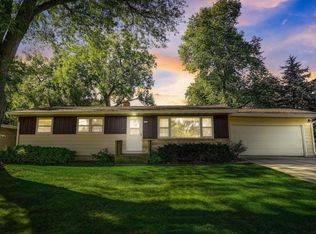 6215 Lakeview Blvd, Middleton, WI 53562