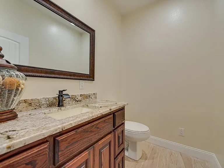 8408 W Larry Ln — Photo 3