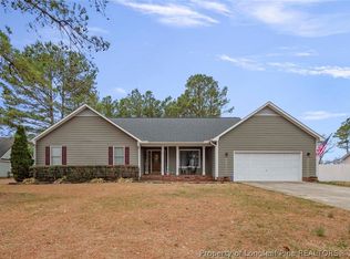 125 Early Dawn Dr, Raeford, NC 28376