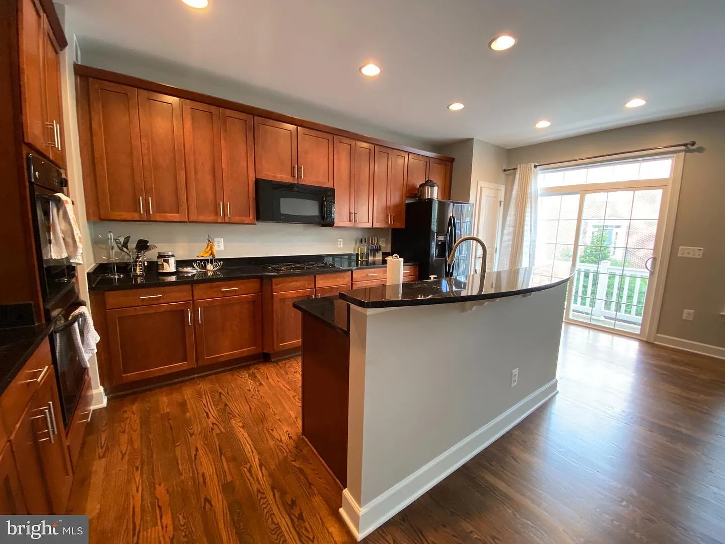 3 bed, 3.5 bath, $3,600 — Photo 3
