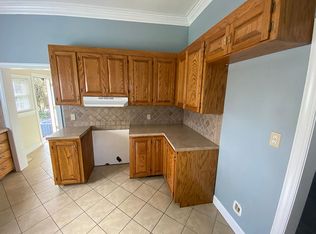 711 3rd Ave NW, Hickory, NC 28601