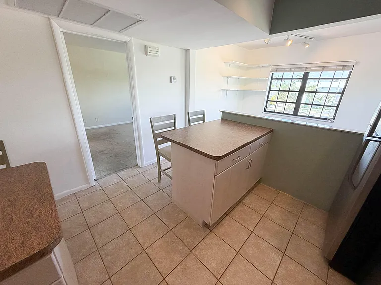 917 NE 16th Ave #16 — Photo 12