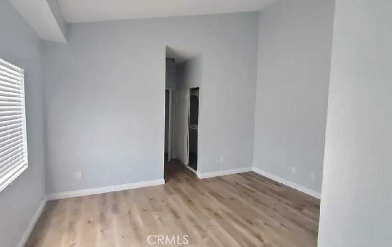 7900 Woodman Ave #105 — Photo 9