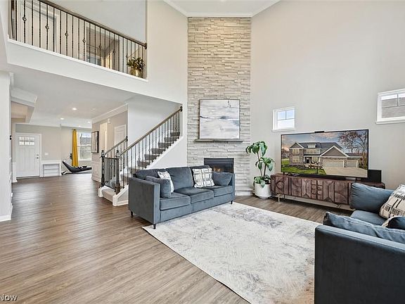 4th image of 6906 Linden Ln