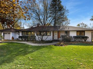 2300 Kaneville Rd, Geneva, IL 60134