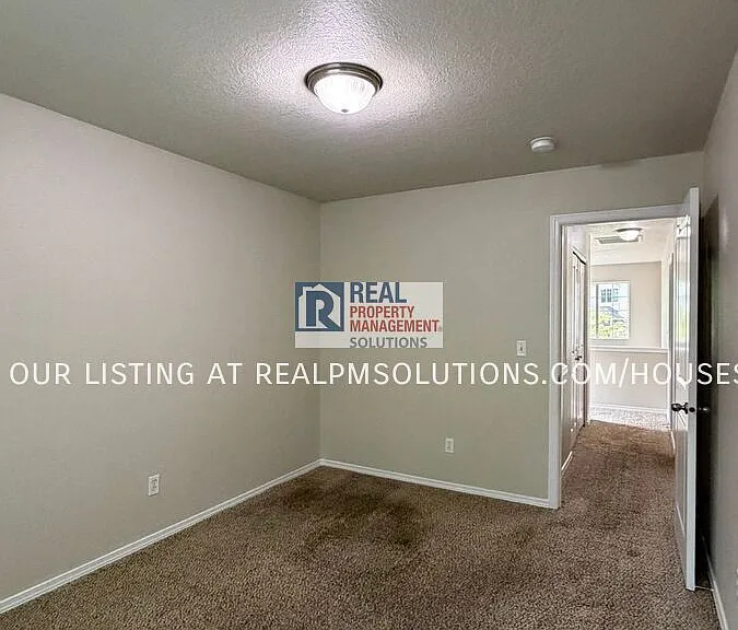 1851 SE Centurion Way — Photo 74