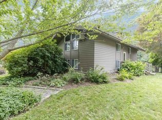 4 Holly Ln, Cohasset, MA 02025