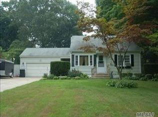 103 Wood Rd, Centereach, NY 11720