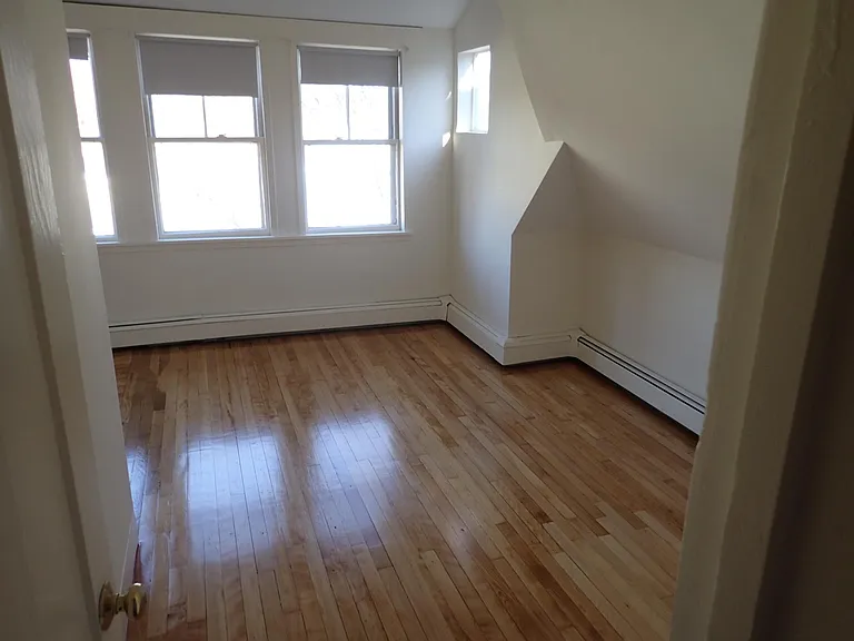 35 Lasell St — Photo 4