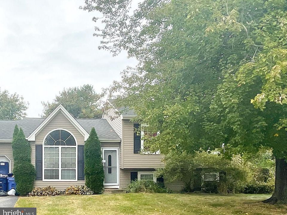 1st image of 4 Carey Cir