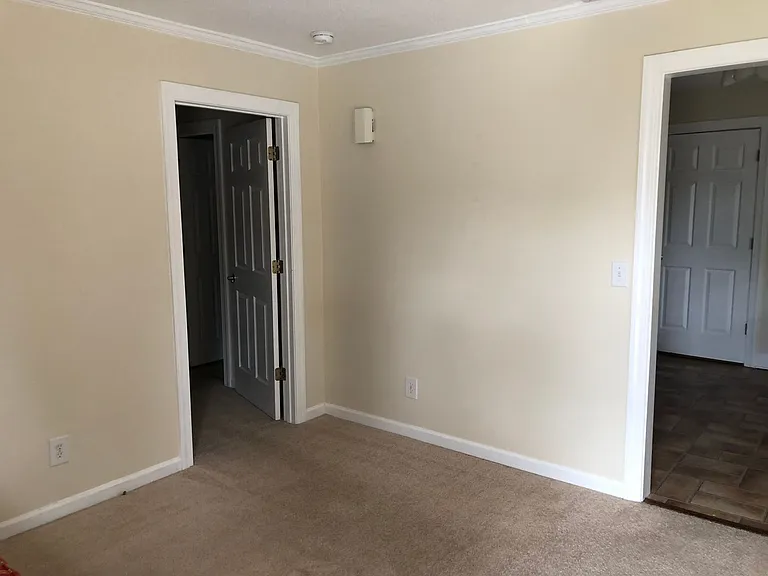 327 Pinecliff Dr — Photo 2