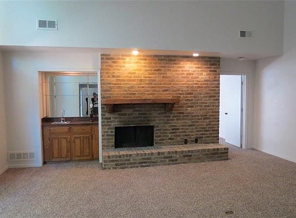 4th image of 7519 Village Trail Dr