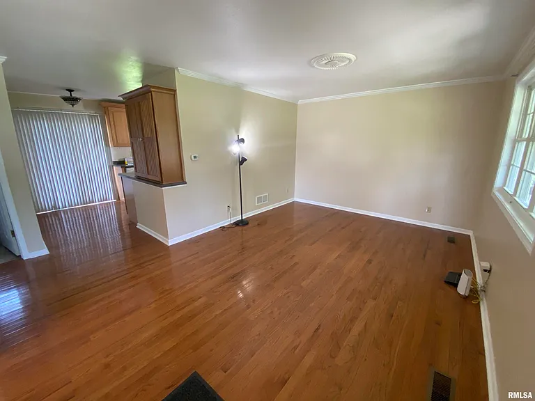 6525 N Kramm Rd — Photo 13