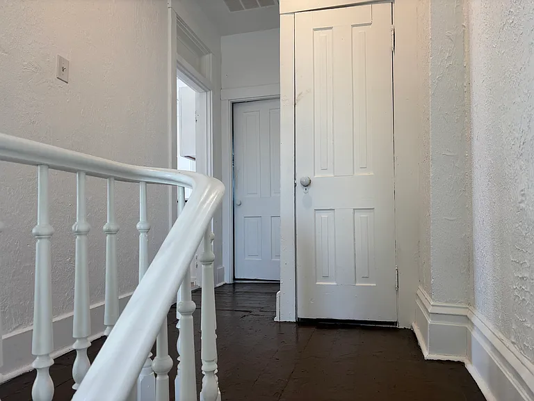 213 N 6th St #1/2 — Photo 20