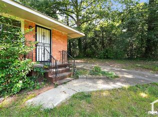 704 Valley View Dr, Forest Park, GA 30297