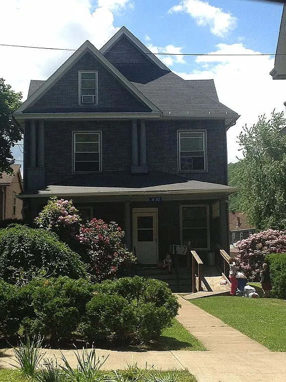 4 1/2 Lincoln St photo 1