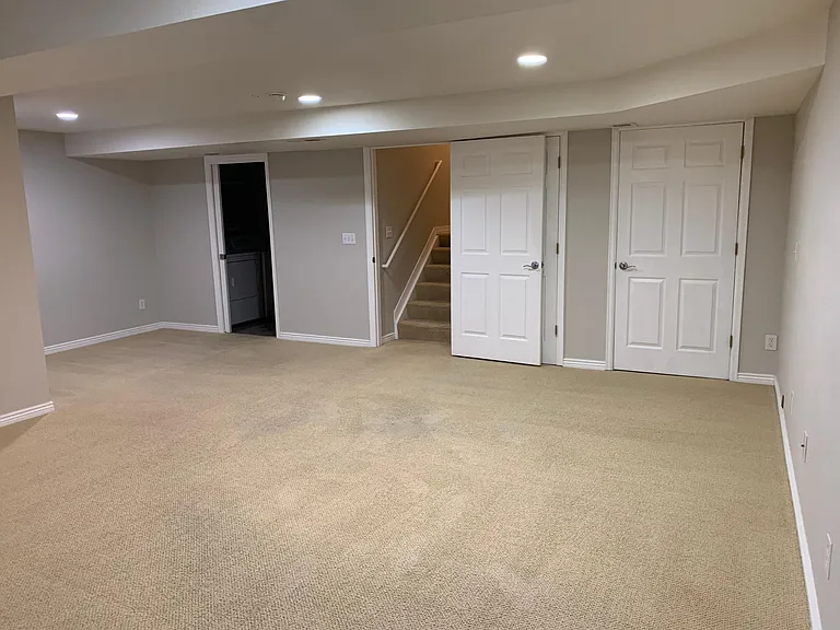 Huge finished basement 500sq ft