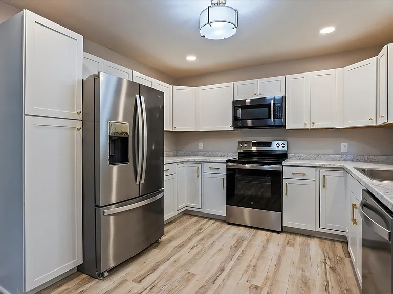 1728 Sandalwood Dr — Photo 16