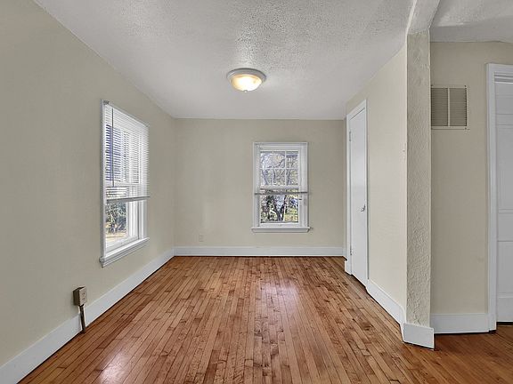 3rd image of 1814 Korando Ave