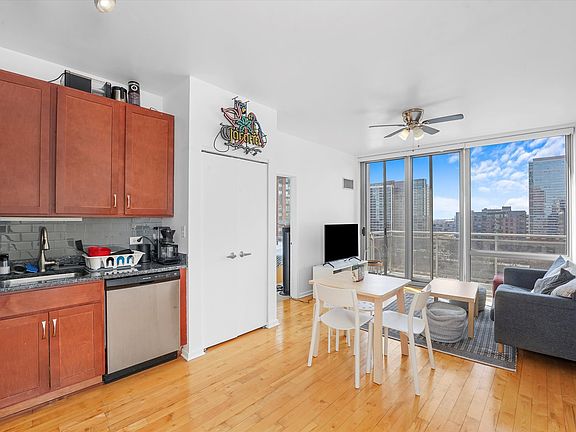 5th image of 1 E 8th St APT 1006