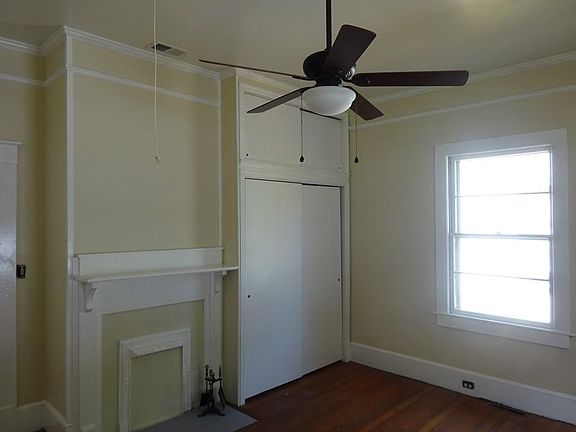 3rd image of 306 Baldwin Ave