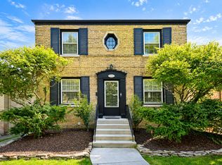 6133 N Karlov Ave, Chicago, IL 60646
