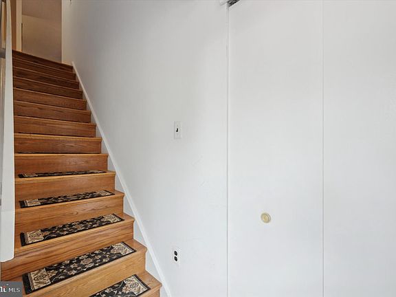 5th image of 419 Shawmont Ave APT C