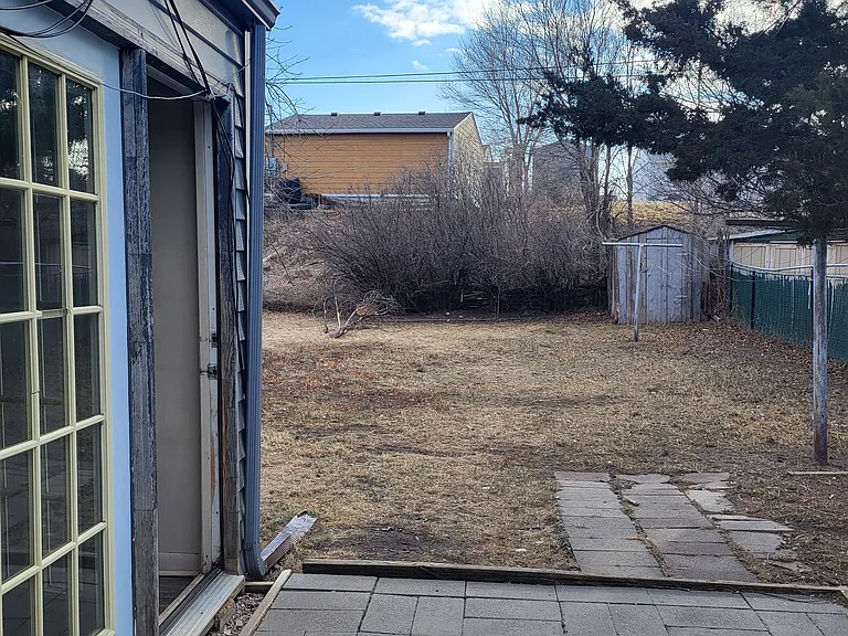 313 E Tallent St — Photo 11