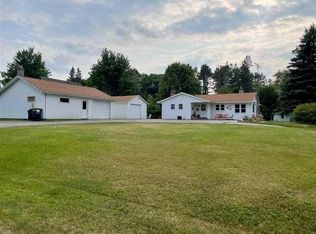 5270 Spruce St, Laona, WI 54541