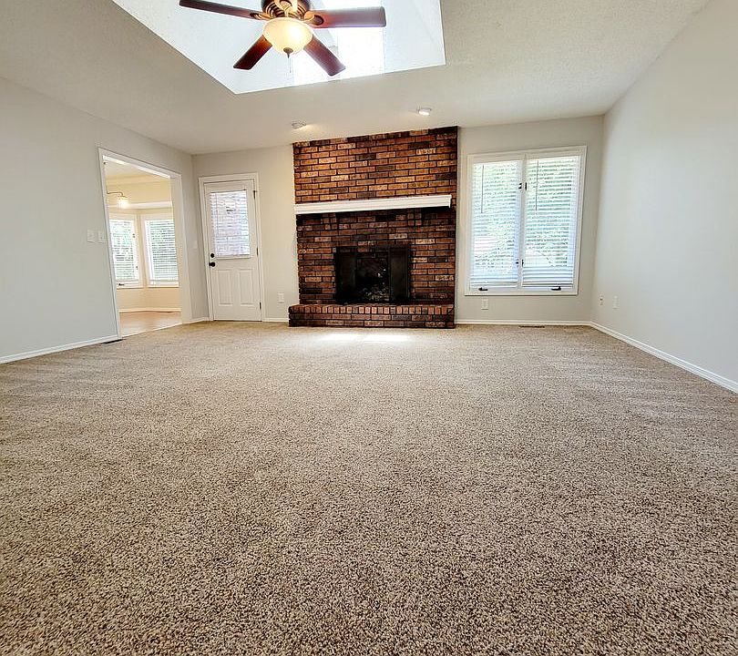 2211 E Cragmont St, Springfield, MO 65804 Zillow