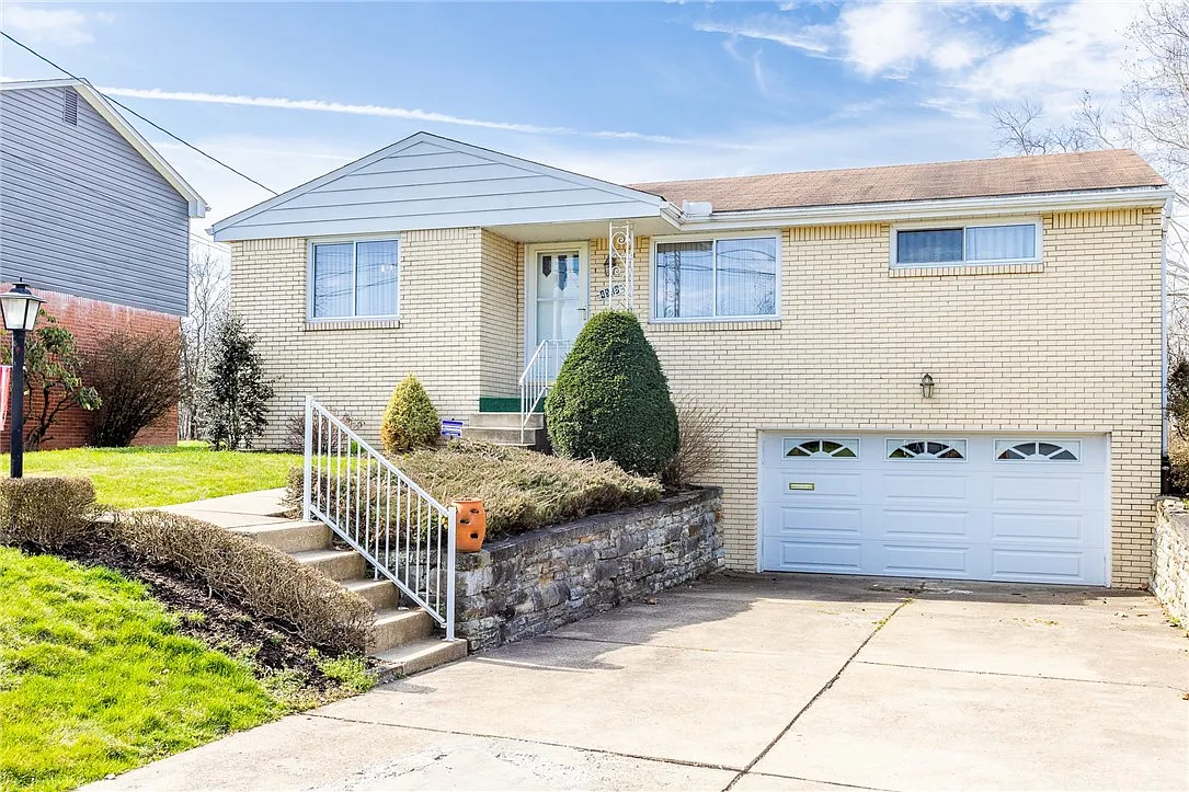 4587 Marina Dr photo 1