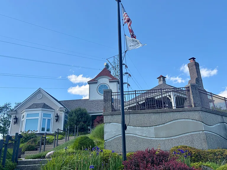 323 Skyview Ct — Photo 27