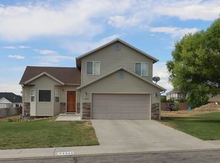 1945 E Saddleback View Dr, Enoch, UT 84721