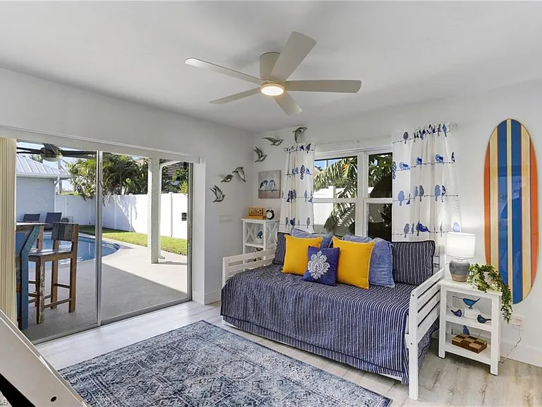 10842 Vanderbilt Dr — Photo 19