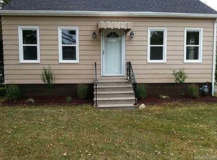 5750 Lake Ave, Orchard Park, NY 14127