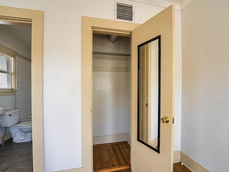 210 E 2nd St #2 — Photo 38