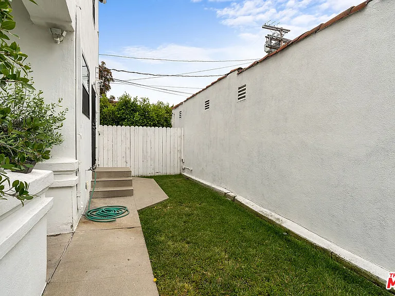 8472 Oakwood Ave — Photo 18