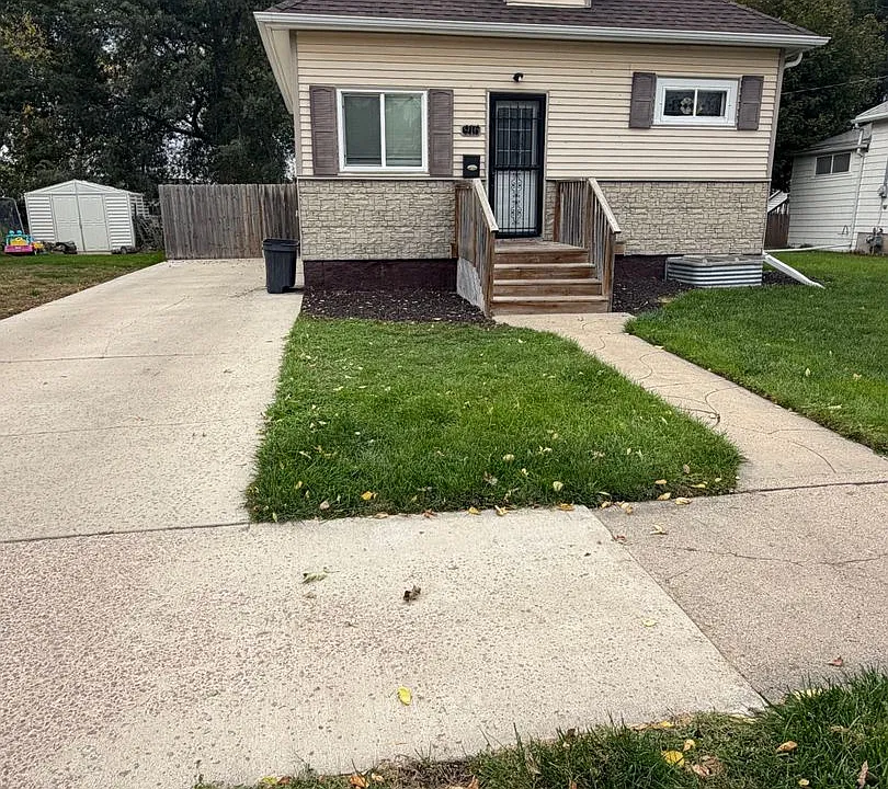 916 S 4th St