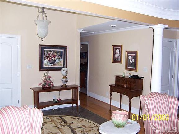 5th image of 419 Pecan Dr